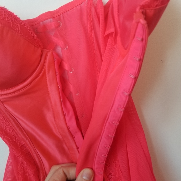 La Senza hot pink lacey corset style lingerie top - Picture 6 of 9
